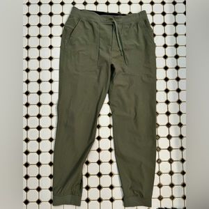 Lululemon men’s ABC jogger